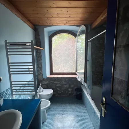 Indipendente Con Giardino E Terrazza Panoramica Privati, In Casale Con Piscina Sovrastante Il Di Bolsena *